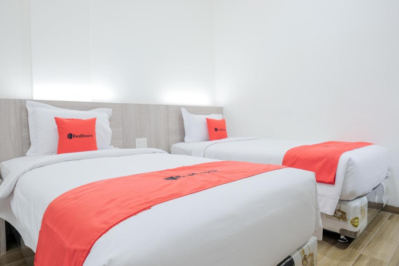 Reddoorz Plus @ Jalan Juanda Медан Екстер'єр фото
