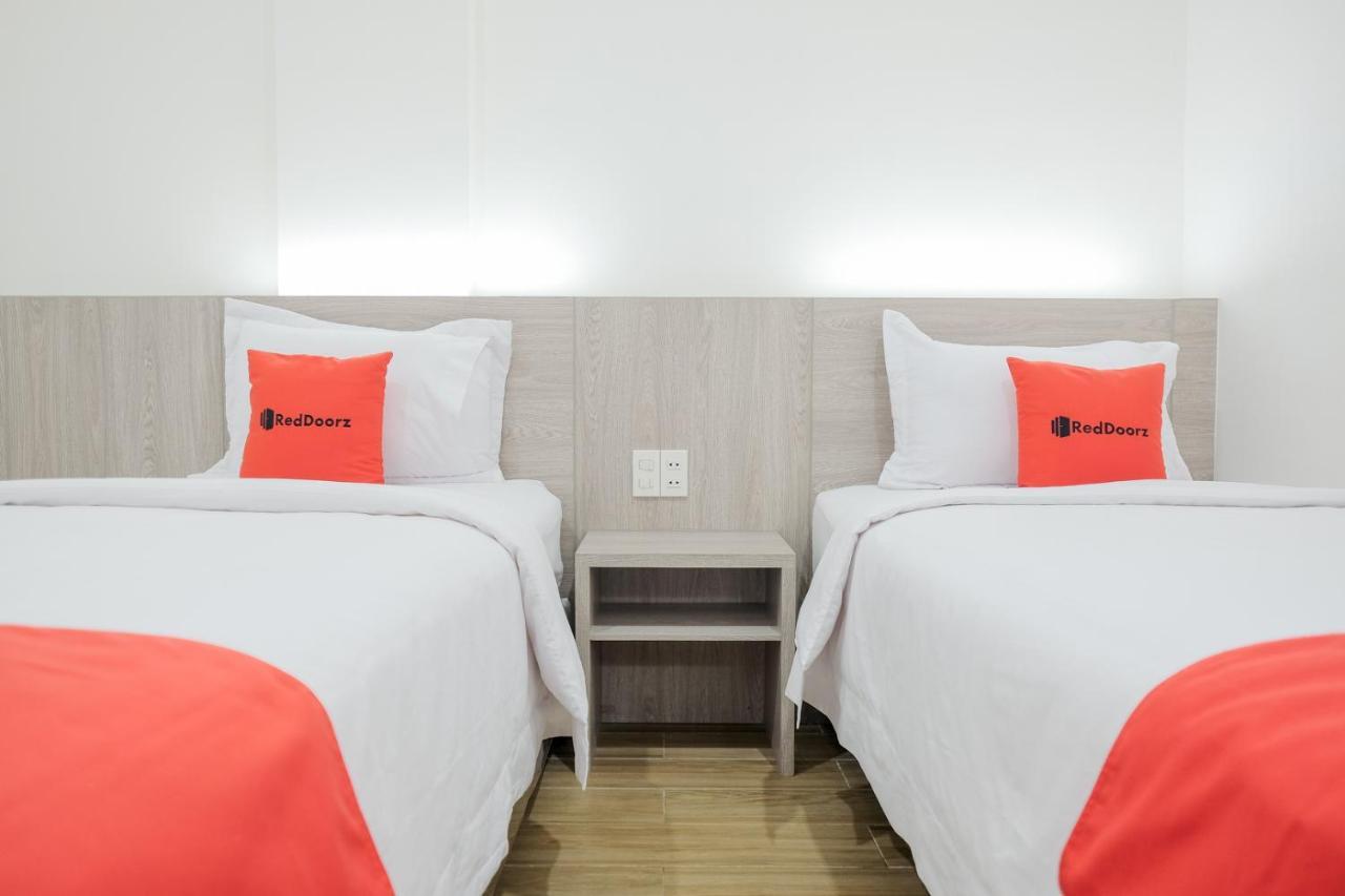 Reddoorz Plus @ Jalan Juanda Медан Екстер'єр фото